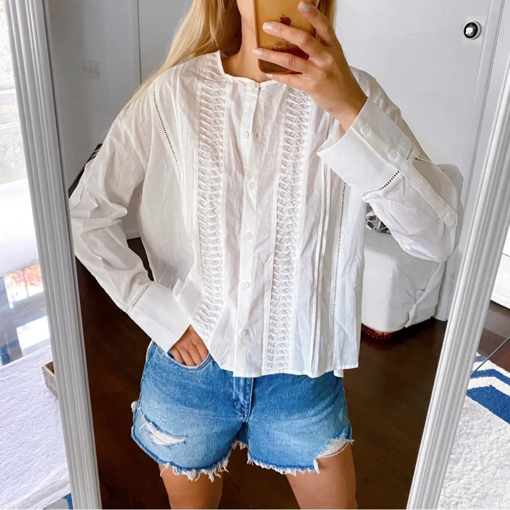 🐚 ZARA IVORY PRRFORATED THE MONA BLOUSE!